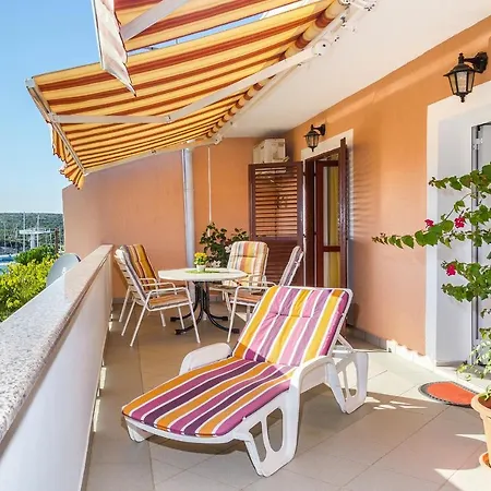 By The Sea Simuni, Pag - 4083 Apartment *