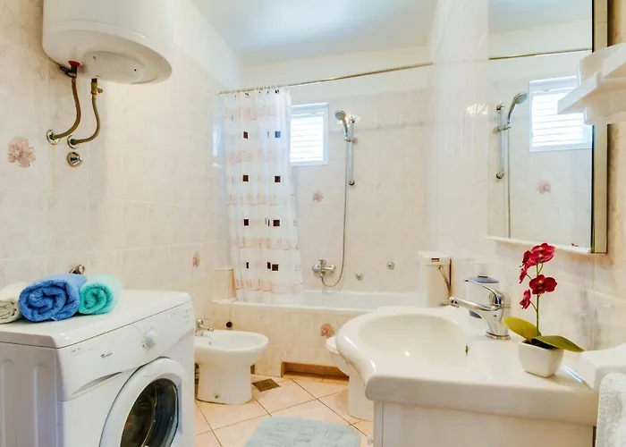 By The Sea Simuni, Pag - 4083 *